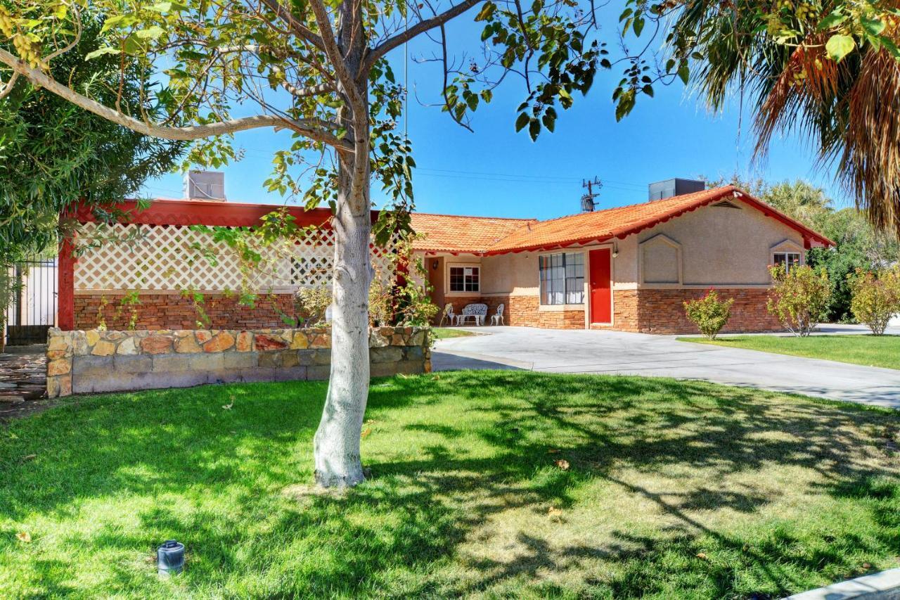 Vegas Elegance! Pool Table & Sparkling Pool! Holiday home