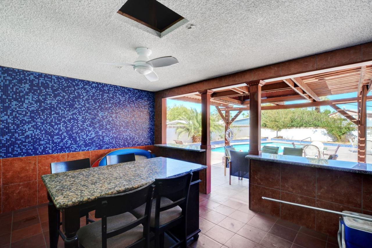 Vegas Elegance! Pool Table&sparkling Pool!